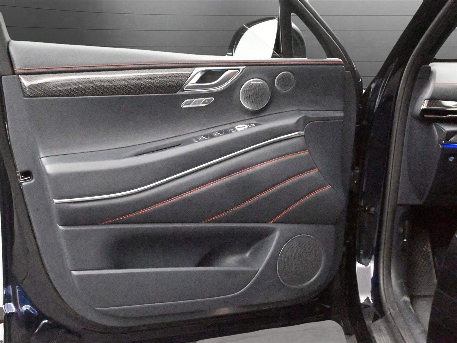 Used 2025 Genesis GV80 3.5T e-SC image 11