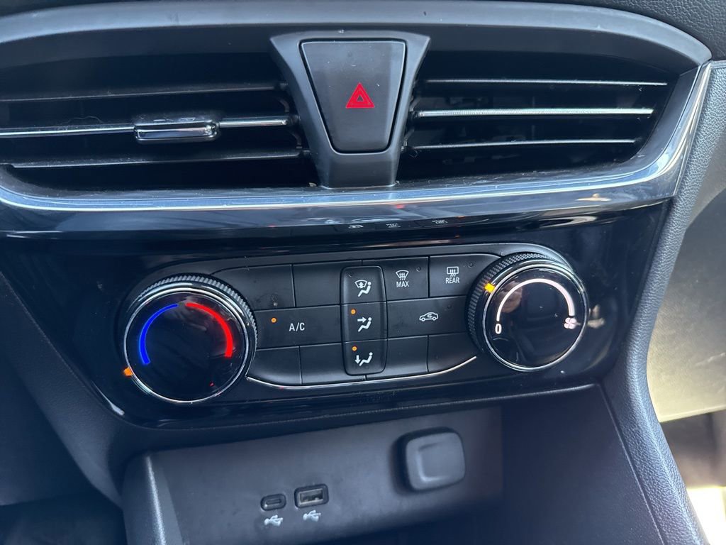 Used 2024 Buick Encore GX Sport Touring image 29