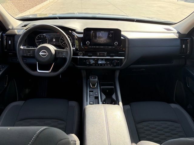 Used 2024 Nissan Pathfinder SV w/ Black Appearance Package image 16