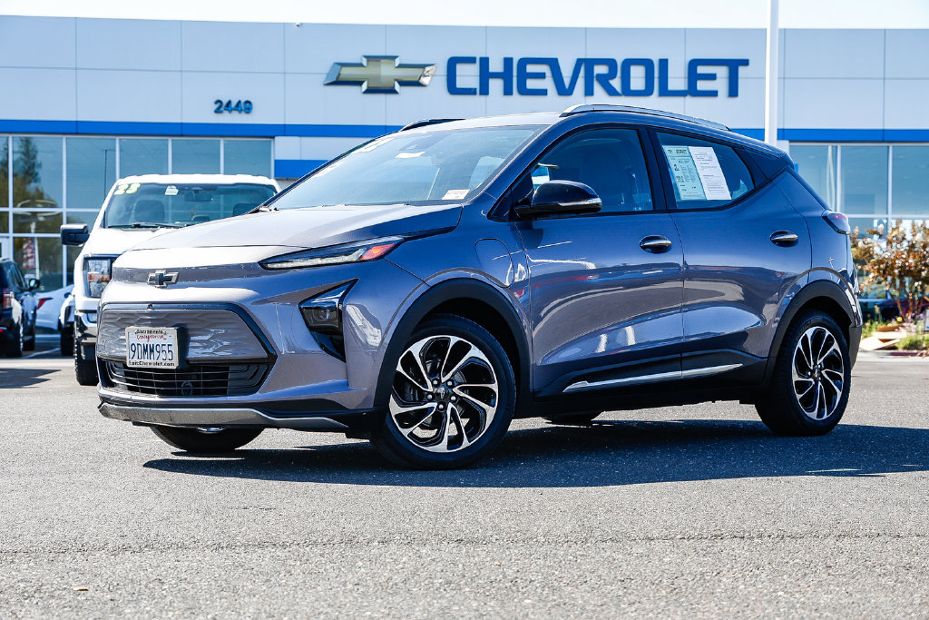 Used 2022 Chevrolet Bolt EUV Premier w/ Sun & Sound Package FWD image 1