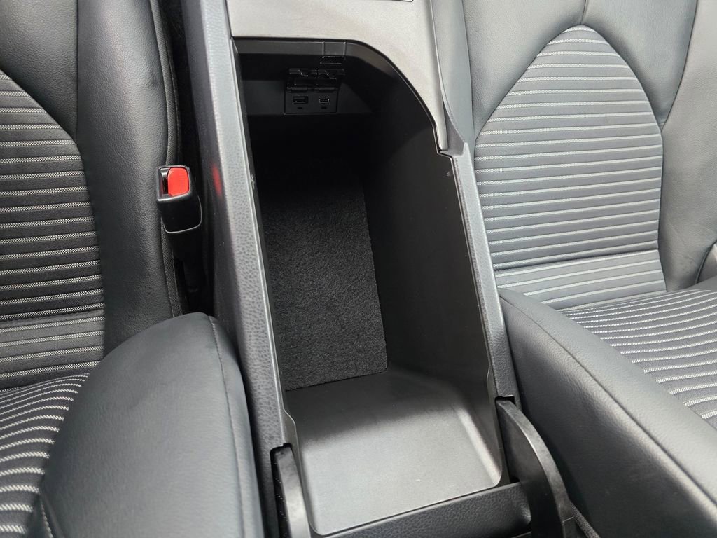 Used 2024 Toyota Camry SE FWD image 27