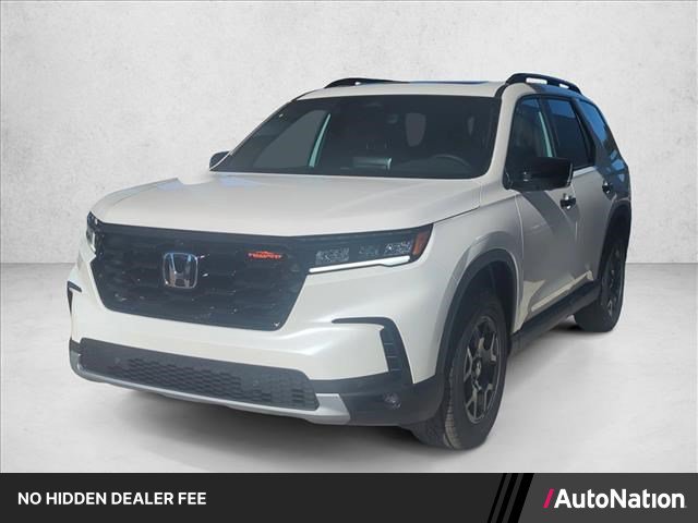 Certified 2025 Honda Pilot TrailSport image 1