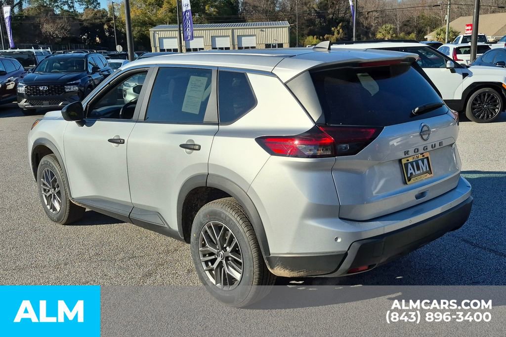 Used 2024 Nissan Rogue S image 10