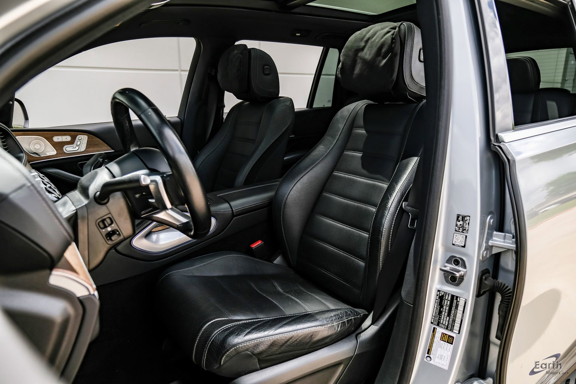 Used 2025 Mercedes-Benz GLS 580 4MATIC image 36