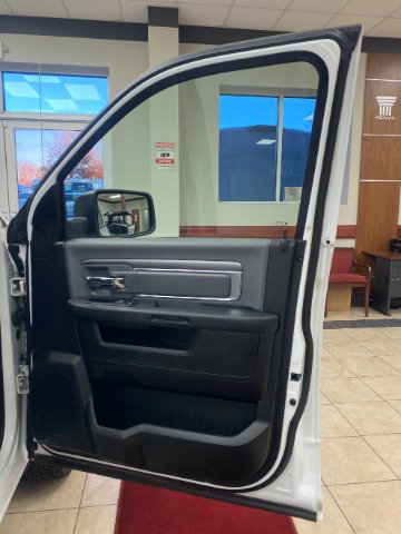 Used 2022 RAM 1500 Classic SLT w/ Electronics Group image 14