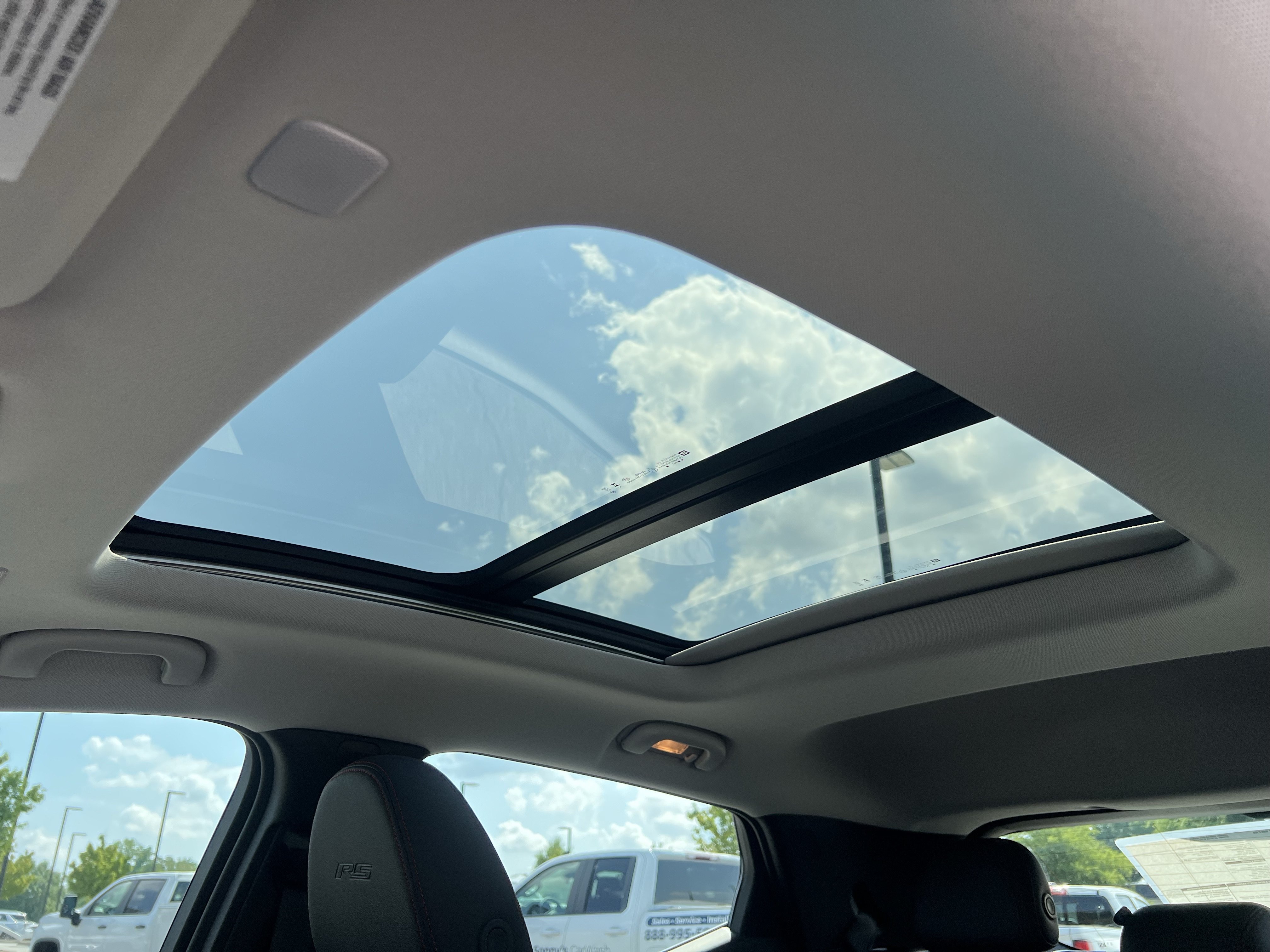 New 2027 Chevrolet Bolt RS w/ Technology Package FWD image 32
