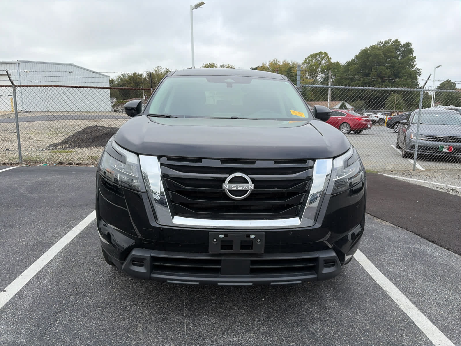 Used 2024 Nissan Pathfinder S AWD/4WD image 2