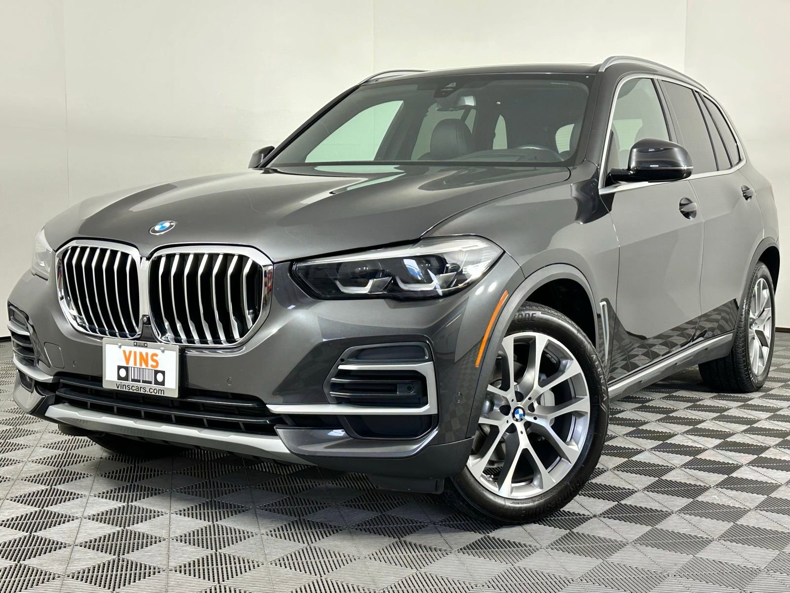 Used 2023 BMW X5 xDrive40i w/ Premium Package image 38