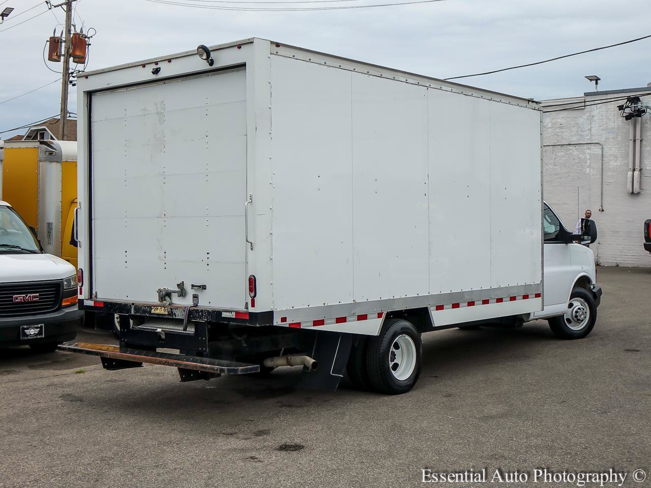 Used 2024 Chevrolet Express 3500 w/ Power Convenience Package RWD image 7