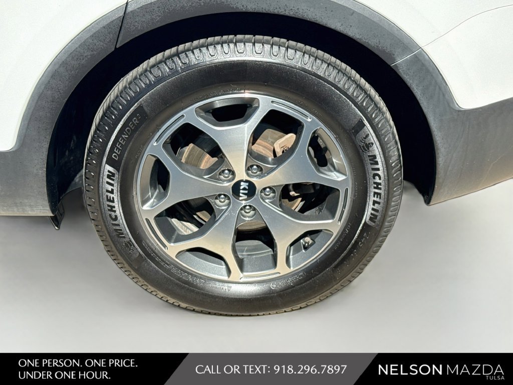 Used 2020 Kia Telluride EX w/ Towing Package FWD image 11