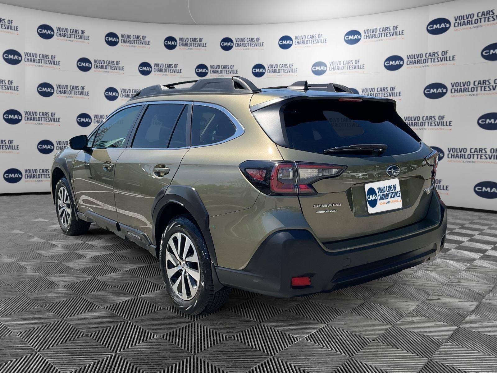 Used 2023 Subaru Outback Premium AWD/4WD image 3