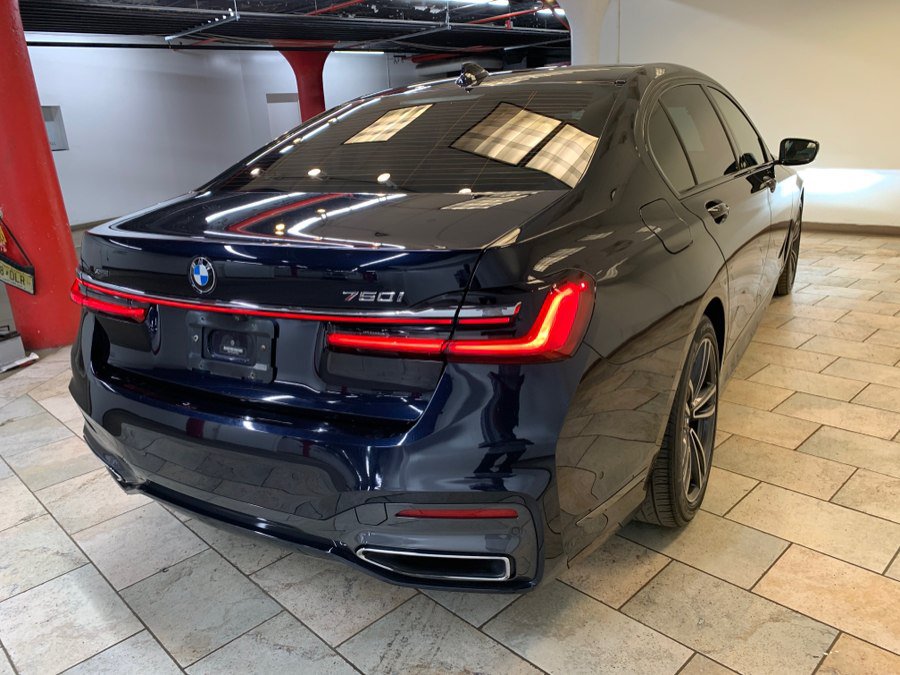 Used 2021 BMW 750i xDrive w/ Executive Package AWD/4WD image 9