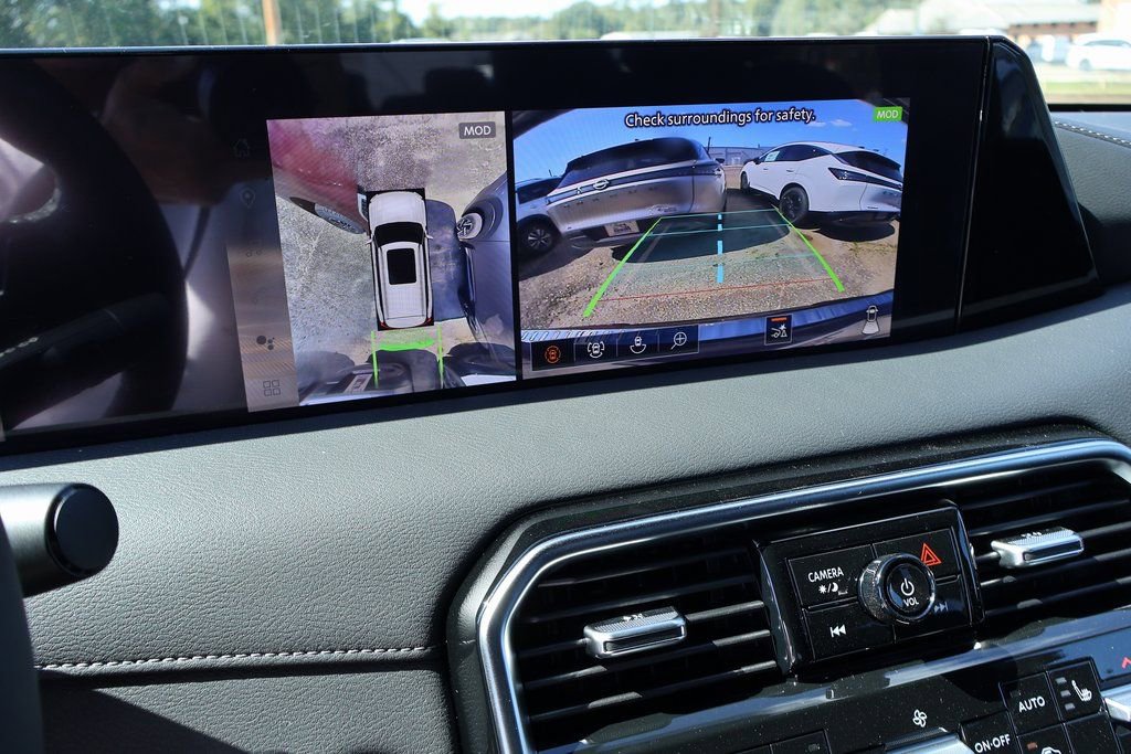 New 2026 Nissan Armada SL w/ Captain's Chari Seat Package image 4