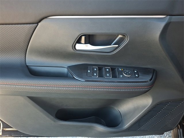 New 2026 Nissan Kicks SR w/ Cold Weather Package image 10