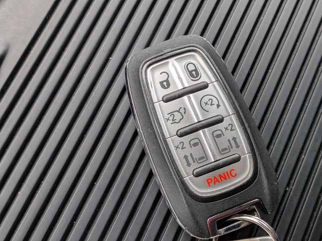 Used 2024 Chrysler Pacifica Limited FWD image 31