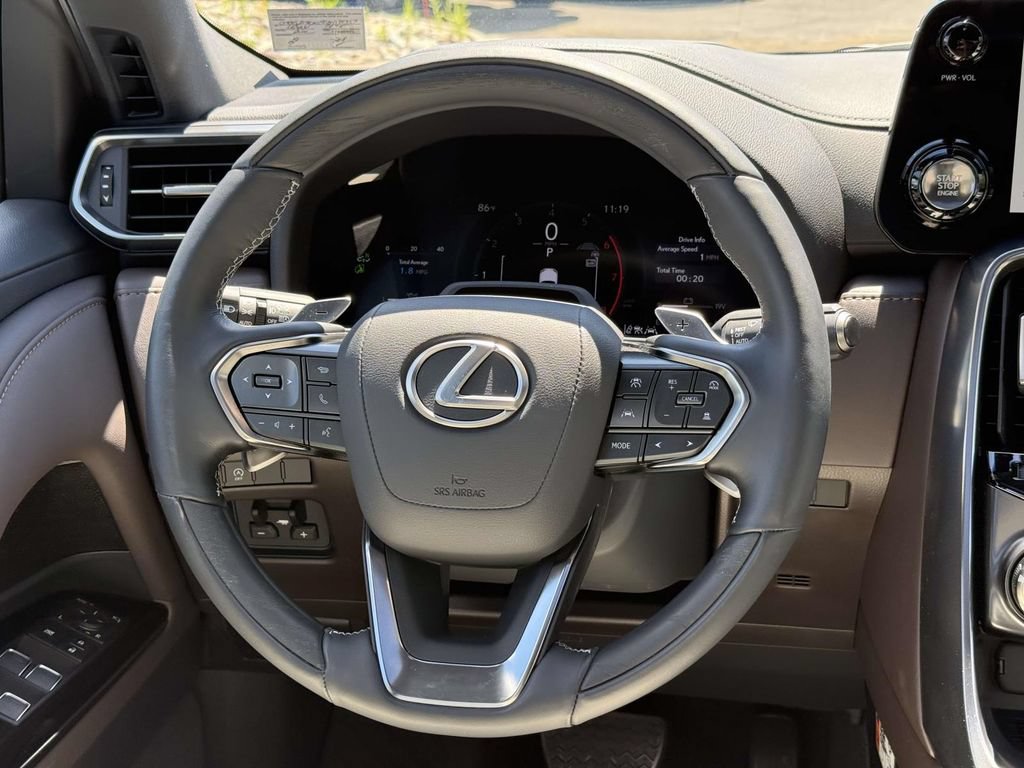 Used 2025 Lexus LX 600 4WD w/ Accessory Package (2T) image 9