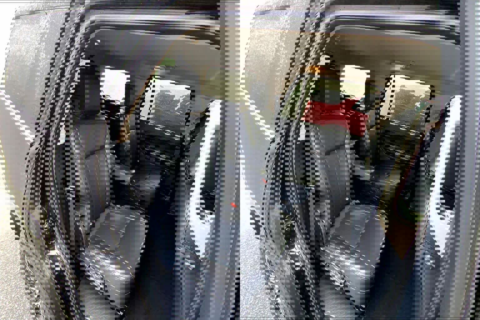 Used 2024 Ford Expedition XLT image 18