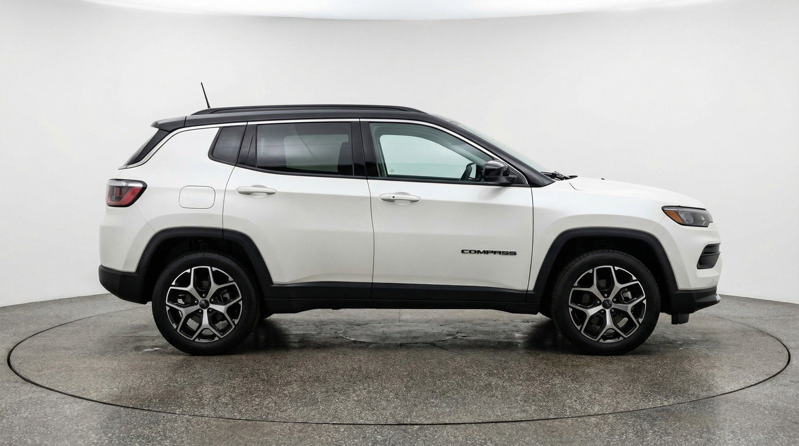 Used 2025 Jeep Compass Limited image 11