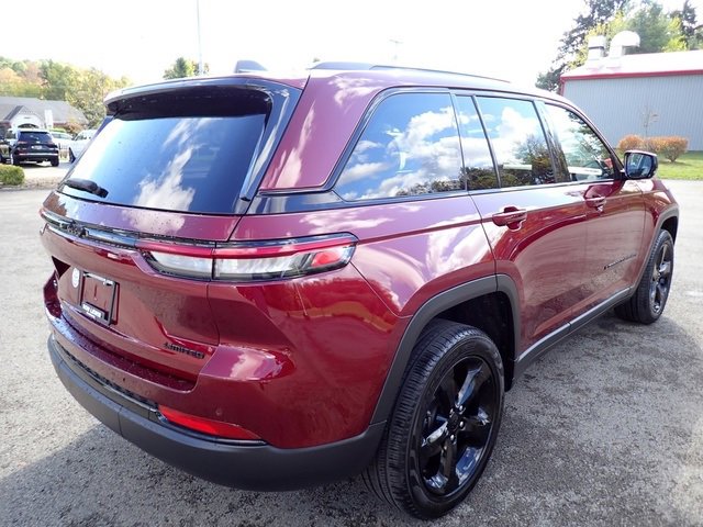 Certified 2023 Jeep Grand Cherokee Limited w/ Black Appearance Package image 7