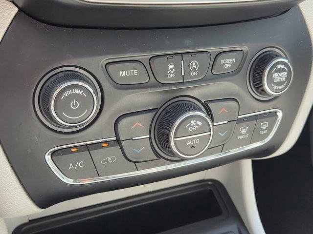 Used 2019 Jeep Cherokee Limited AWD/4WD image 19