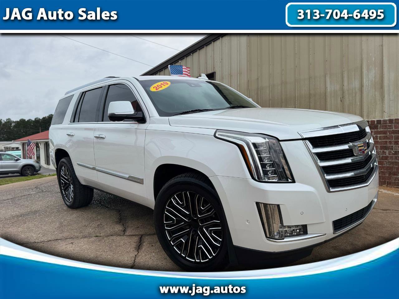 Used 2019 Cadillac Escalade Luxury RWD image 1