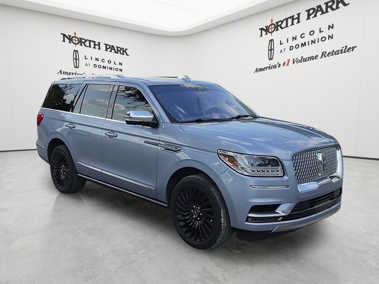 Used 2020 Lincoln Navigator Black Label w/ Cargo Convenience Package AWD/4WD image 7