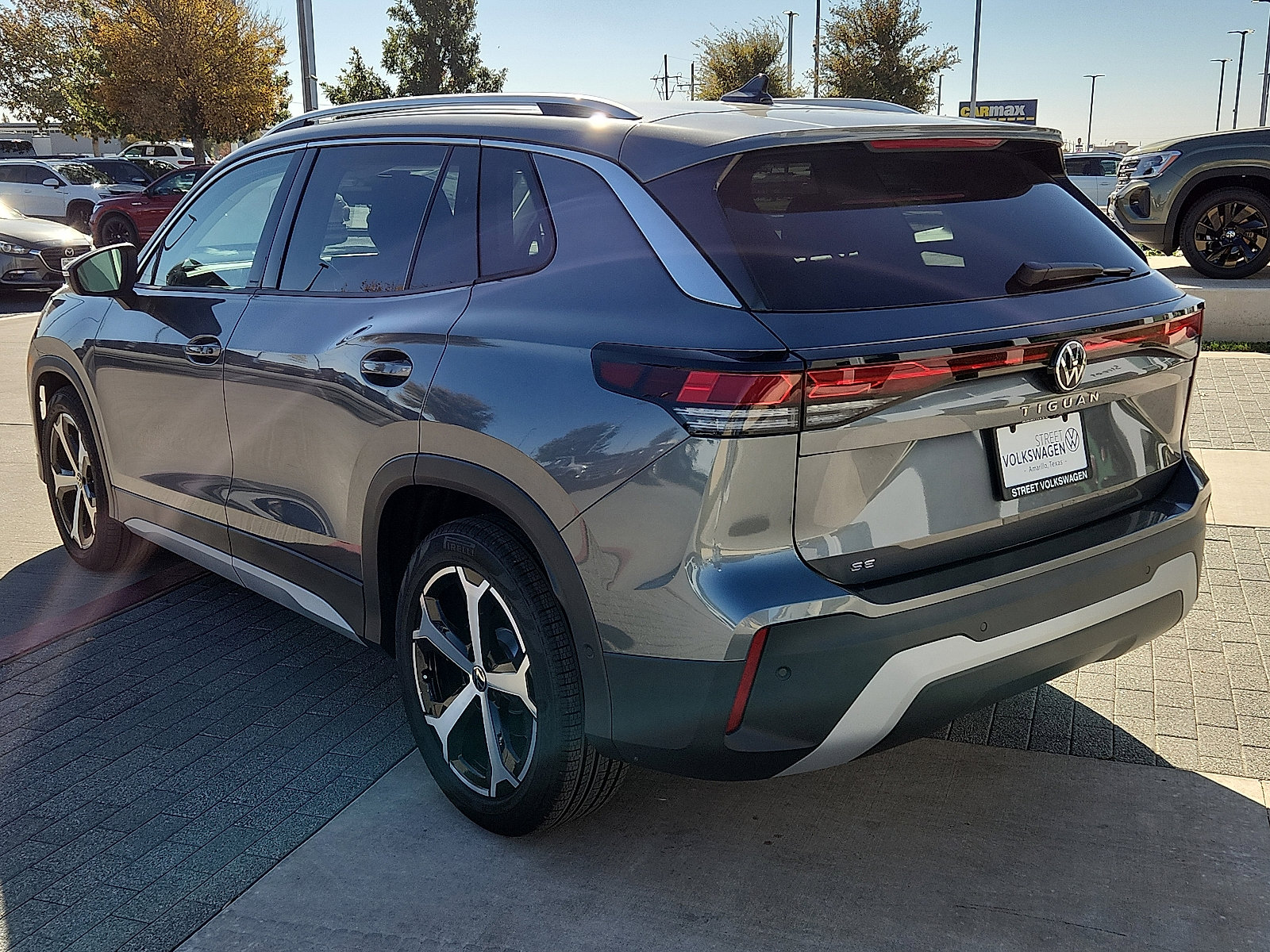New 2026 Volkswagen Tiguan SE image 4