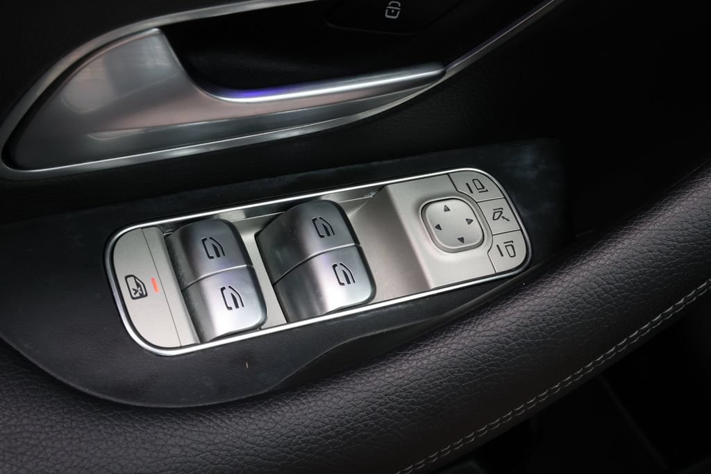 Used 2021 Mercedes-Benz GLS 450 4MATIC image 22