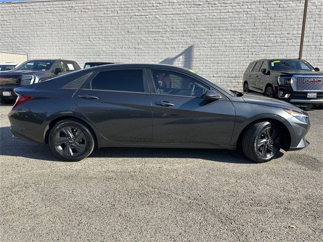Used 2022 Hyundai Elantra SEL w/ Cargo Package image 3