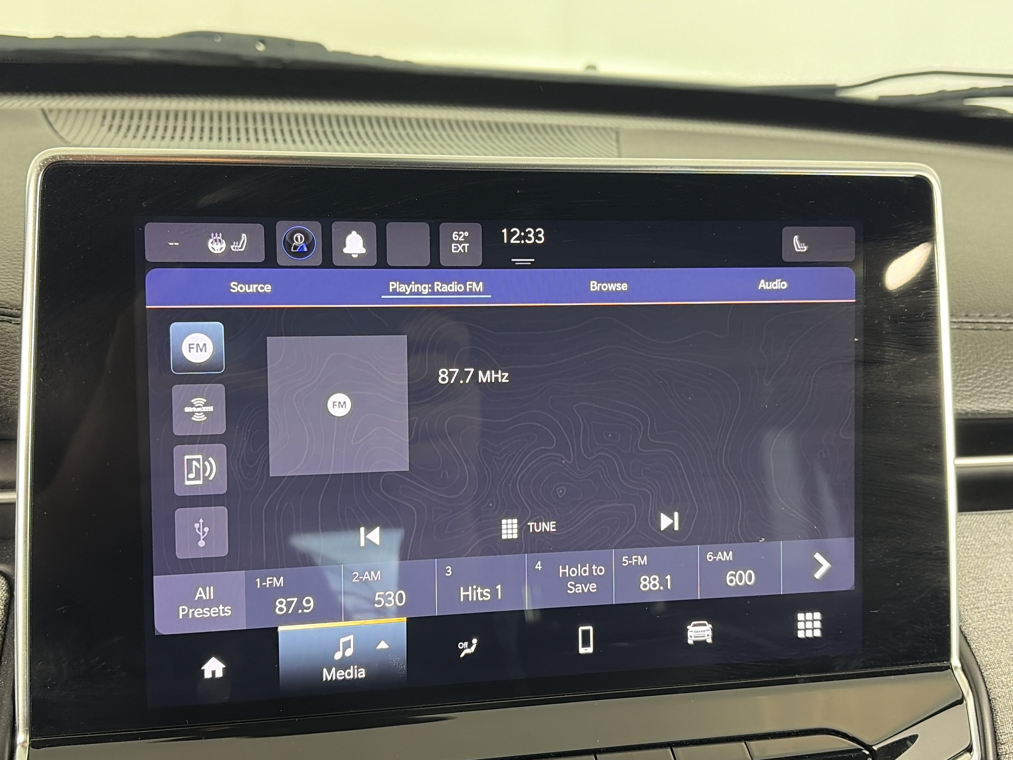 Used 2023 Jeep Compass Latitude AWD/4WD image 18