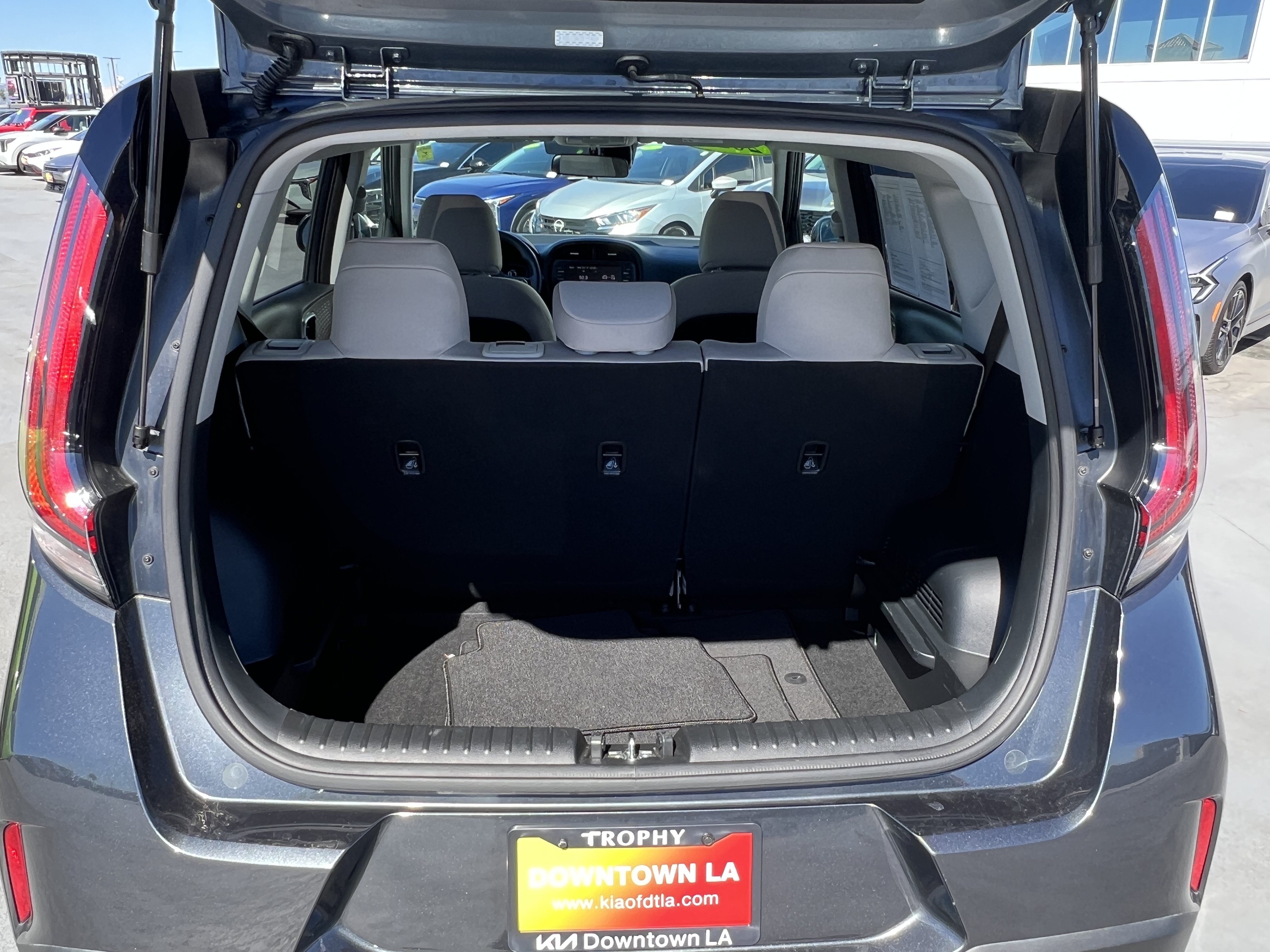 Used 2025 Kia Soul LX w/ LX Technology Package FWD image 21