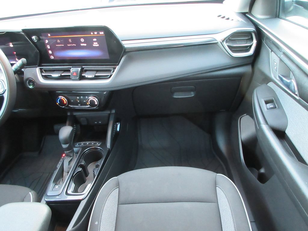 Certified 2025 Chevrolet TrailBlazer LT FWD image 17