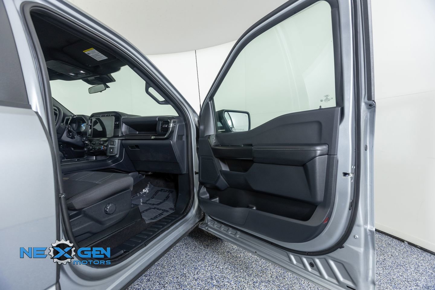 Used 2024 Ford F150 STX image 38