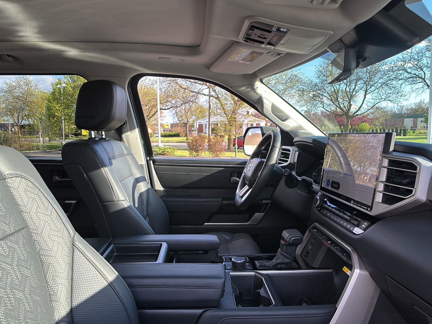 Used 2022 Toyota Tundra Limited w/ TRD Off-Road Package AWD/4WD image 25
