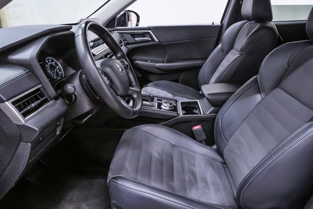 Used 2024 Mitsubishi Outlander SE image 9