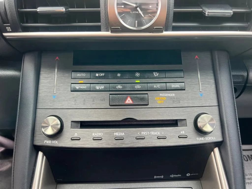 Used 2020 Lexus IS 350 F Sport w/ F Sport Package RWD image 43