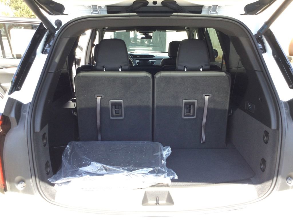 New 2025 Cadillac XT6 Luxury image 14