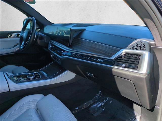 Used 2025 BMW X5 xDrive50e w/ Premium Package AWD/4WD image 23