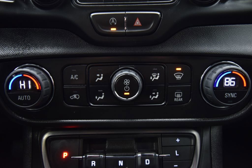 Used 2023 GMC Terrain AT4 image 31