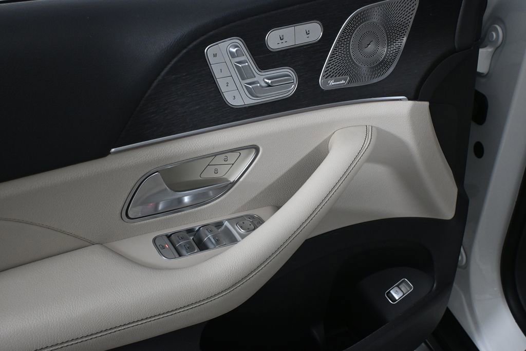Used 2020 Mercedes-Benz GLS 450 4MATIC image 8