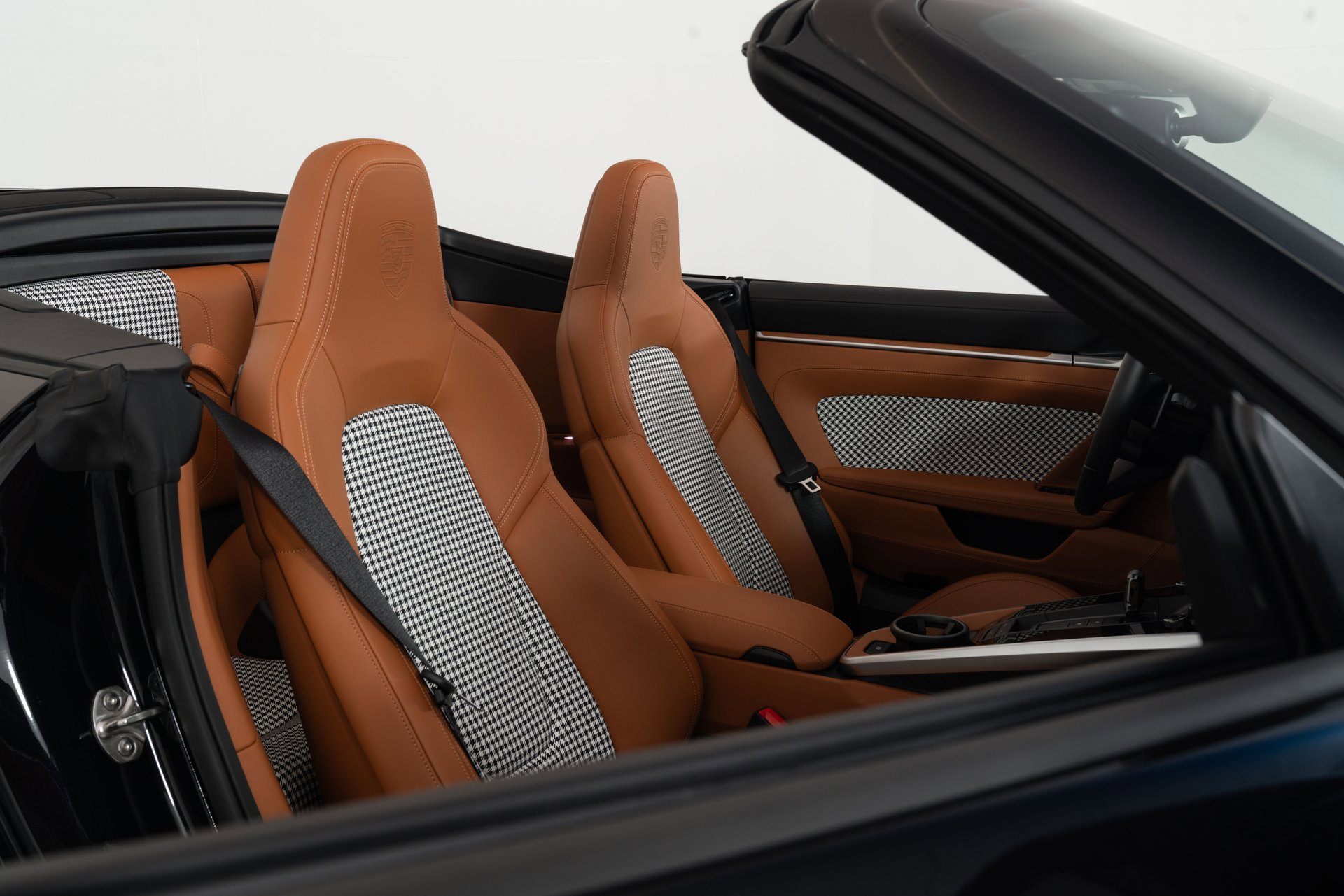 Used 2024 Porsche 911 Turbo image 17