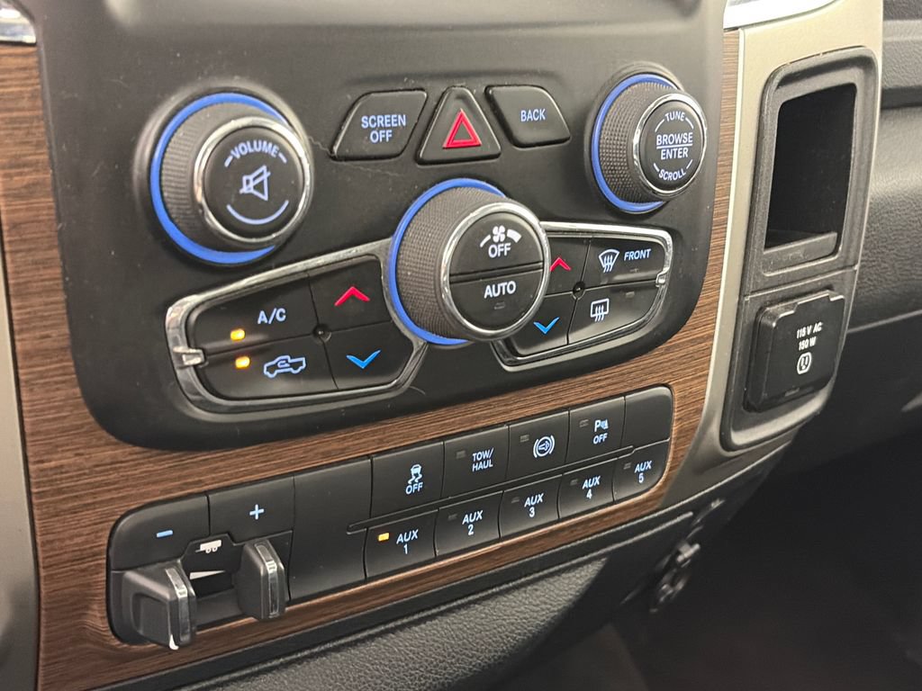 Used 2015 RAM 2500 Laramie w/ Black Appearance Group AWD/4WD image 21