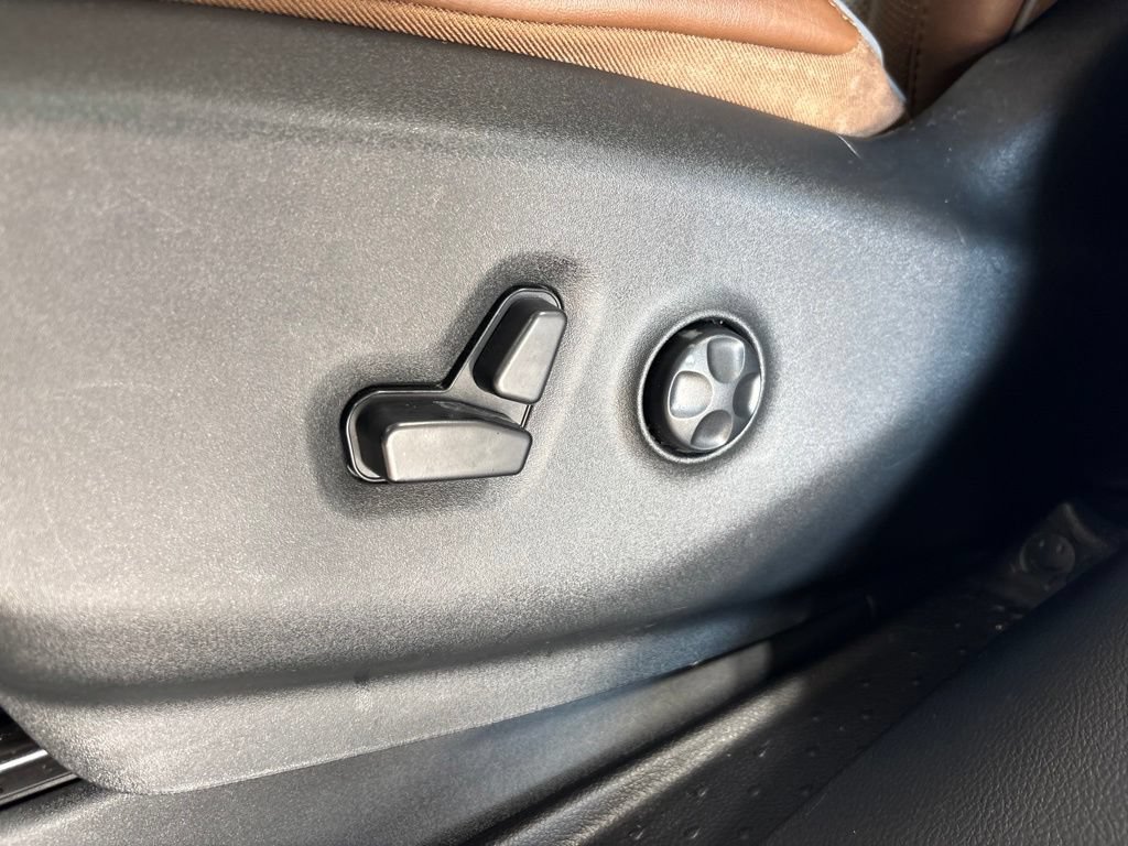 Used 2019 Chrysler Pacifica Limited FWD image 14