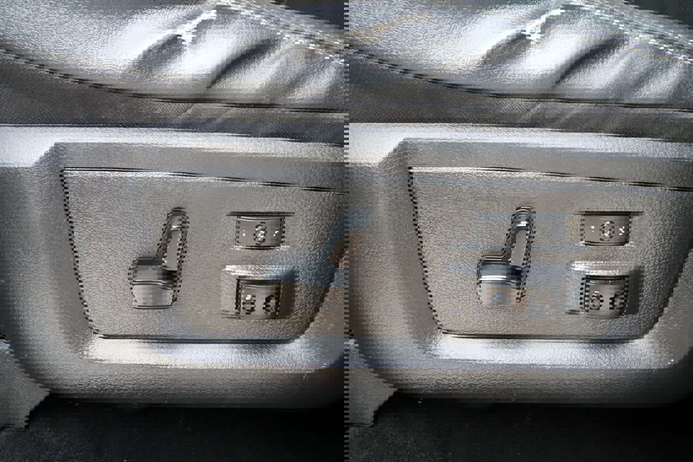 Used 2018 RAM 3500 Laramie w/ Convenience Group image 25