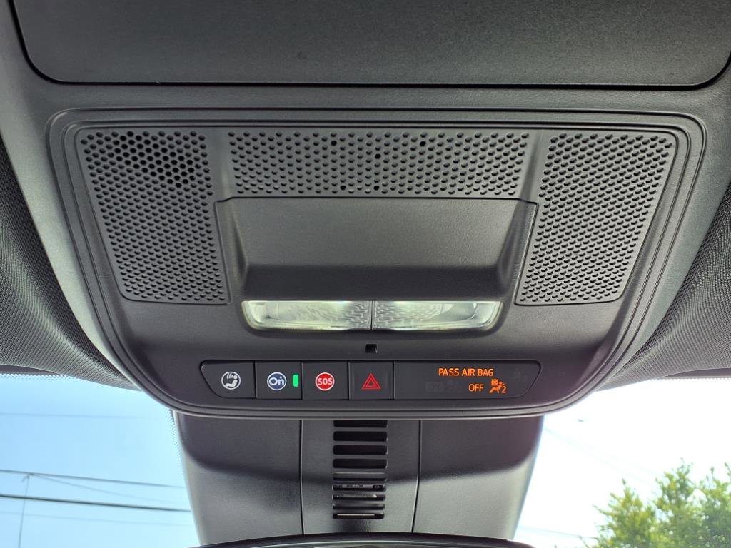 Used 2025 GMC Acadia Elevation image 12