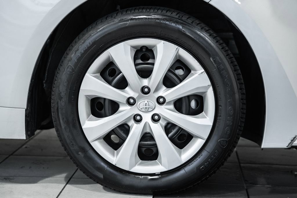 Used 2025 Toyota Corolla LE image 13