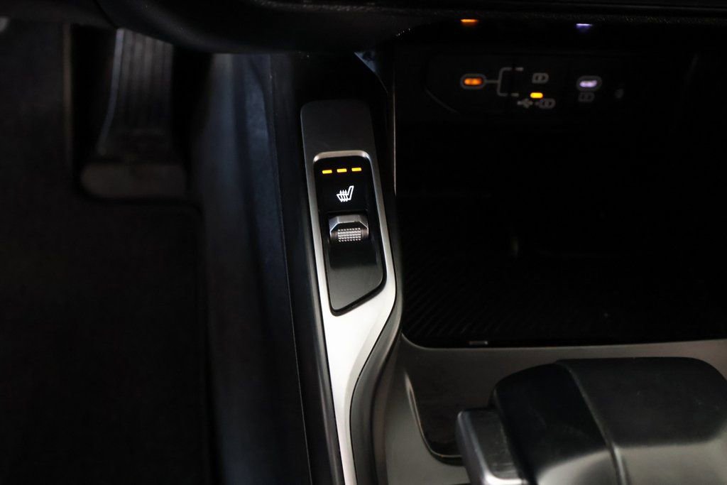 Used 2024 Kia Sorento S image 8