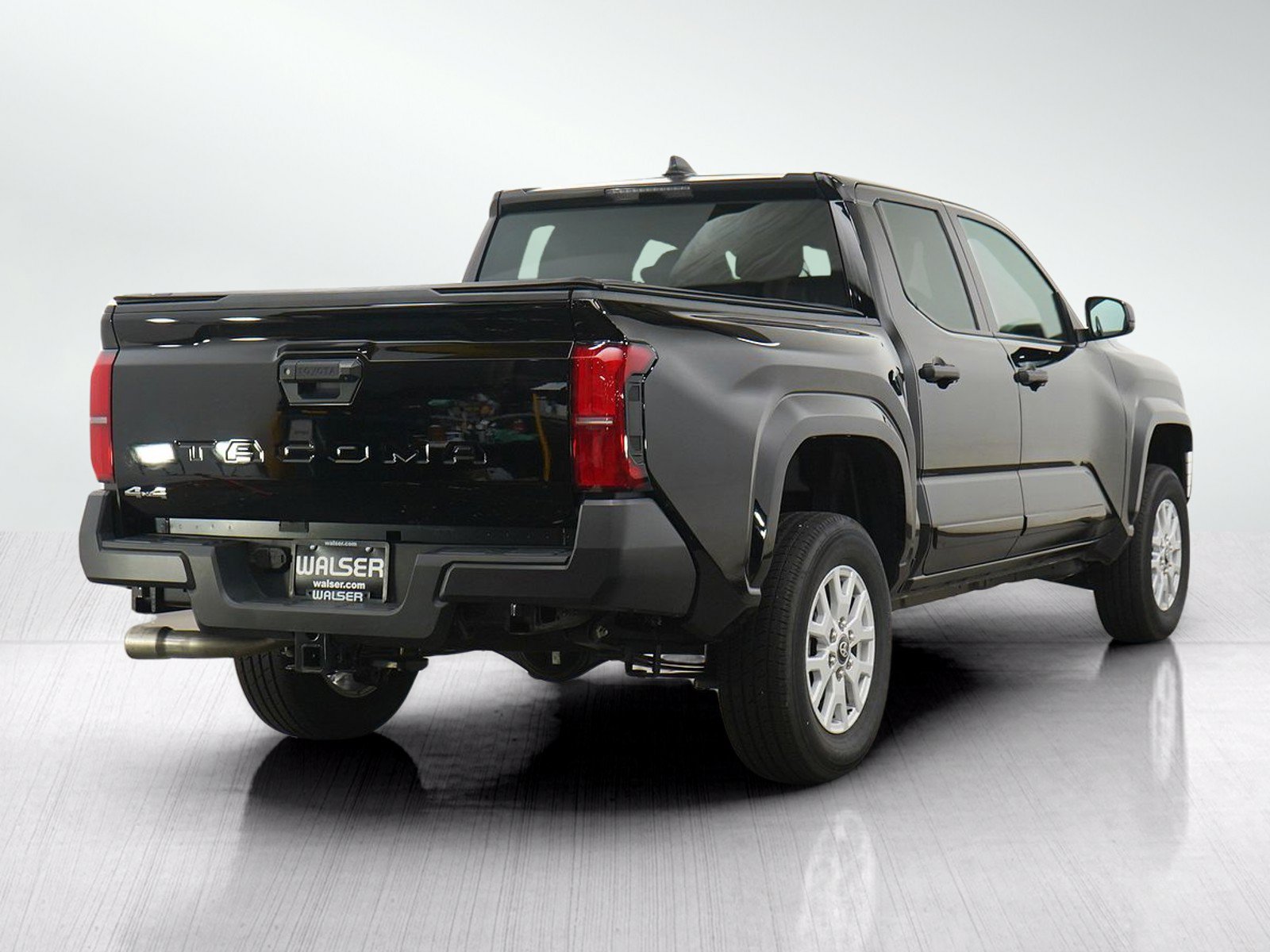 Used 2024 Toyota Tacoma SR AWD/4WD image 5