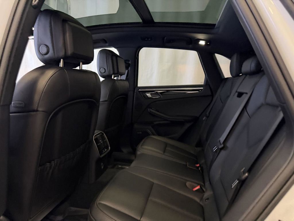 New 2026 Porsche Macan AWD/4WD image 24