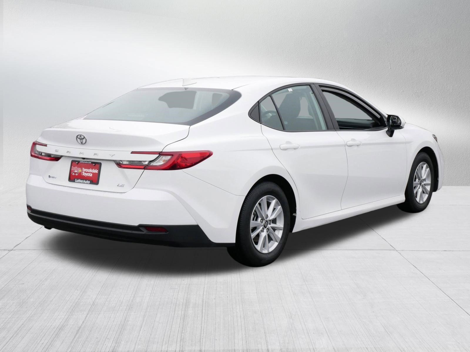 Used 2025 Toyota Camry LE FWD image 7